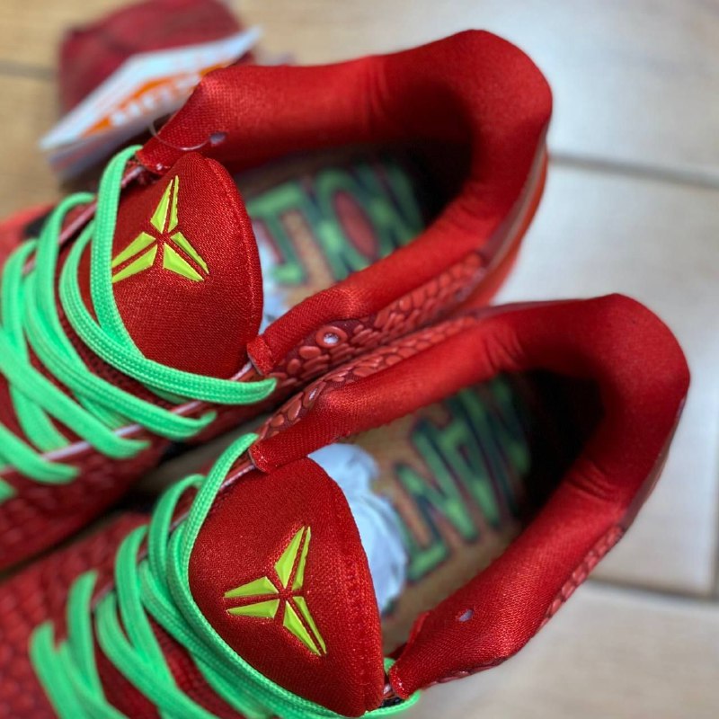 KOBE 6 REVERSE GRINCH