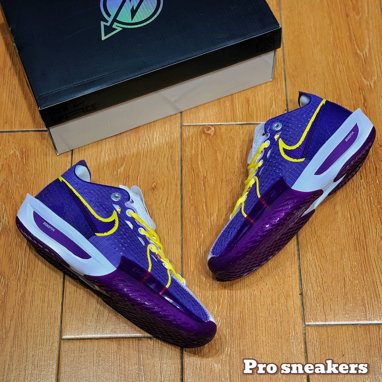 GT CUT 3 "LAKERS"