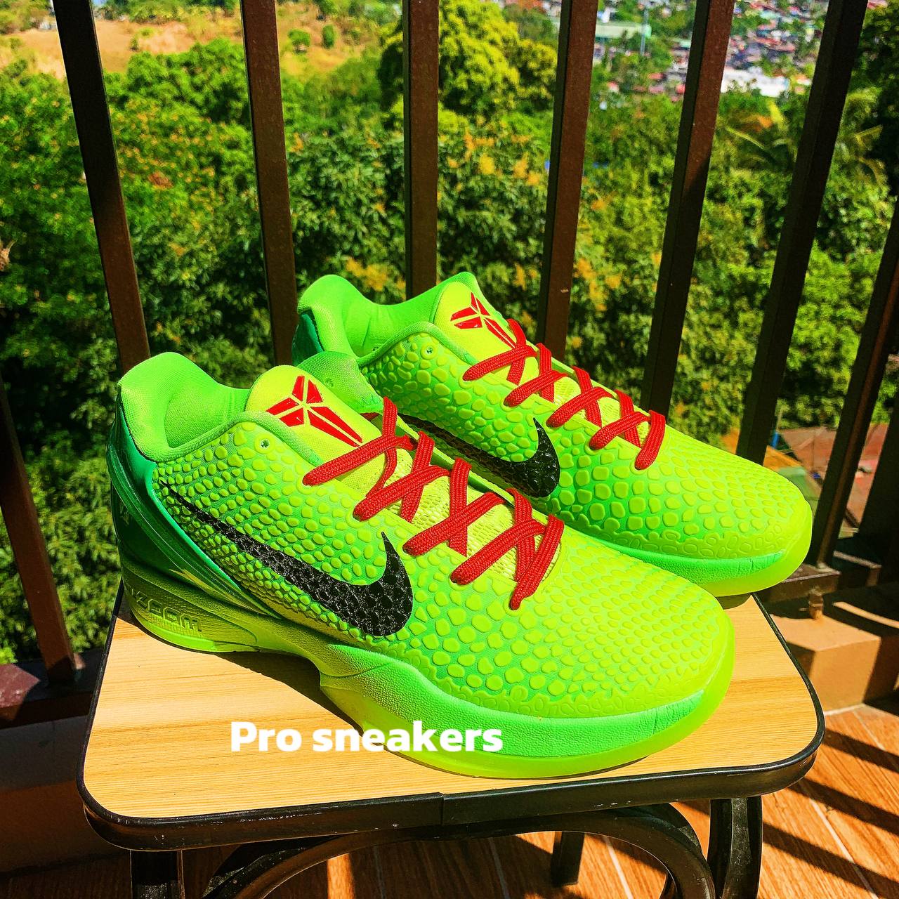 KOBE 6 "GRINCH"