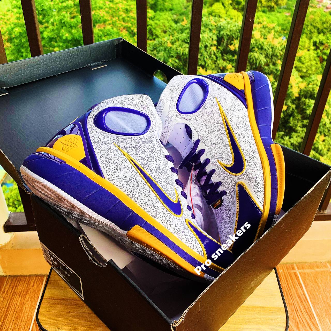 AIR ZOOM HUARACHE 2K4 LAKERS