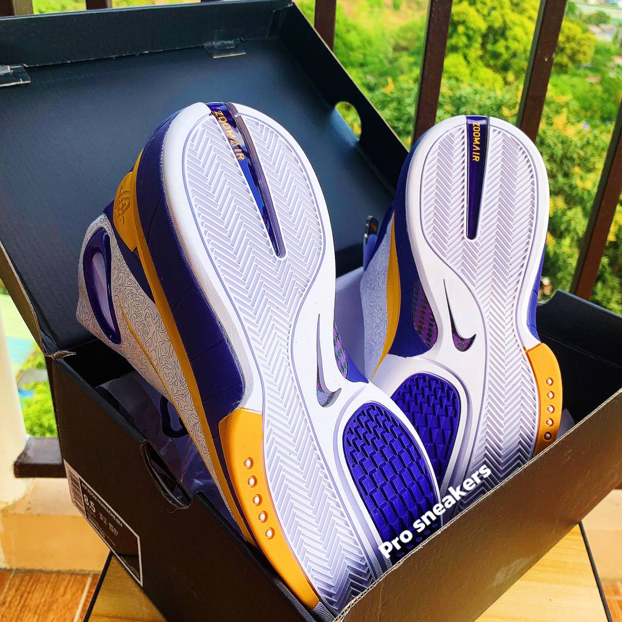 AIR ZOOM HUARACHE 2K4 LAKERS